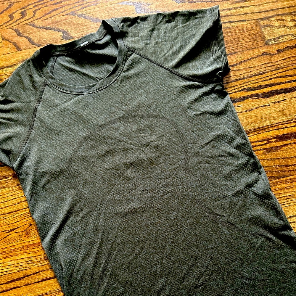Lululemon swiftly tech short sleeve tshirt darker heather green cute! Size 10